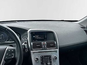 Volvo  D5 AWD Summum Euro6 1.Hand 18'' AHK DAB ACC Panorama Rückfahrkam. SHZ Navi Bi-Xe