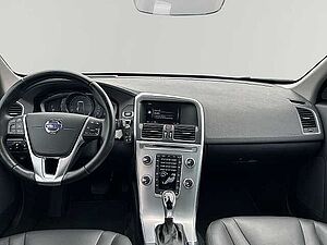 Volvo  D5 AWD Summum Euro6 1.Hand 18'' AHK DAB ACC Panorama Rückfahrkam. SHZ Navi Bi-Xe