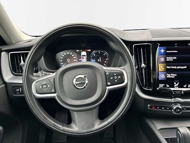 Volvo  B4 Diesel Momentum Pro 18'' AHK Rückfahrkam. LED SHZ Apple CarPlay DAB Navi